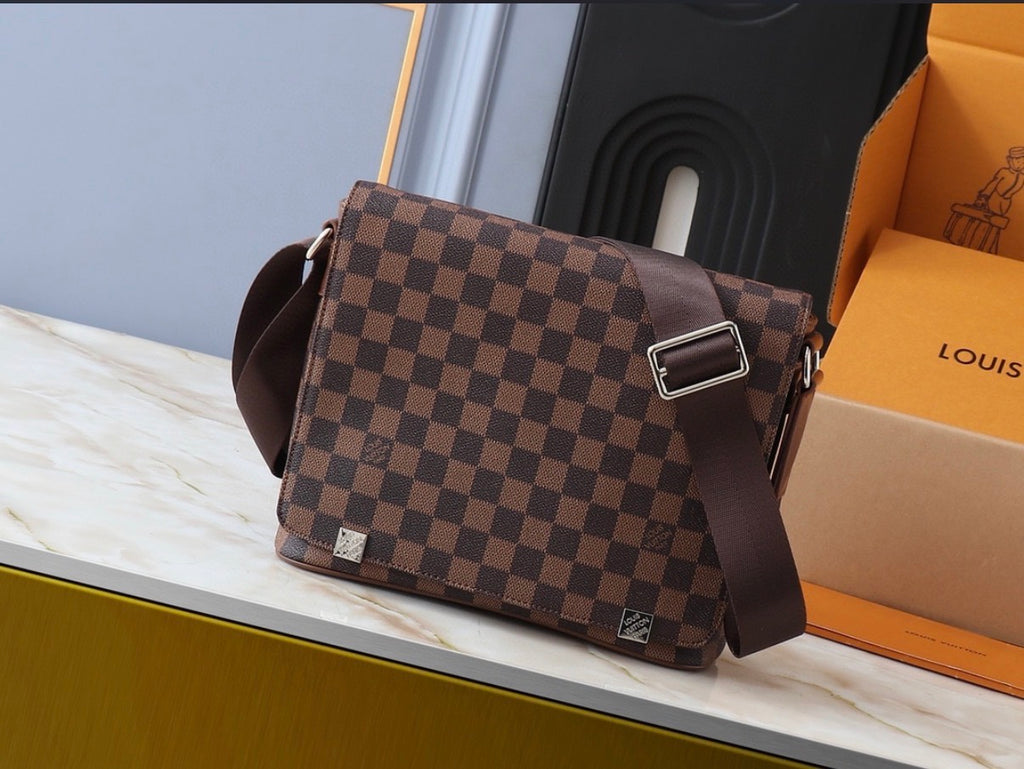 Louis Vuitton District Messenger Bag