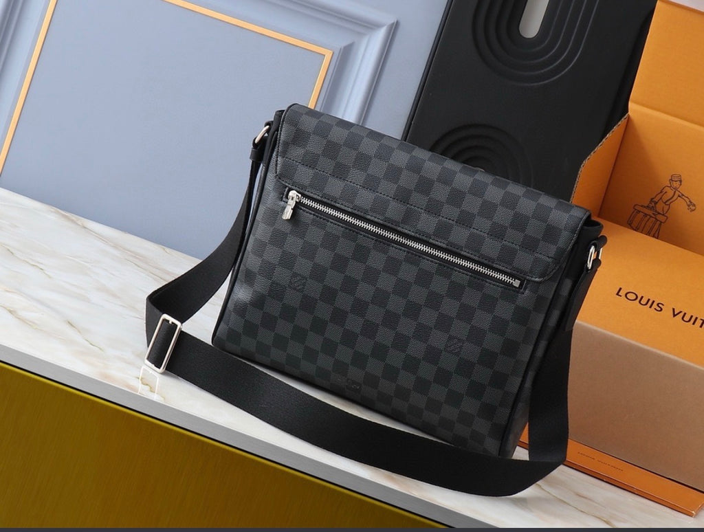 Louis Vuitton District Messenger Bag