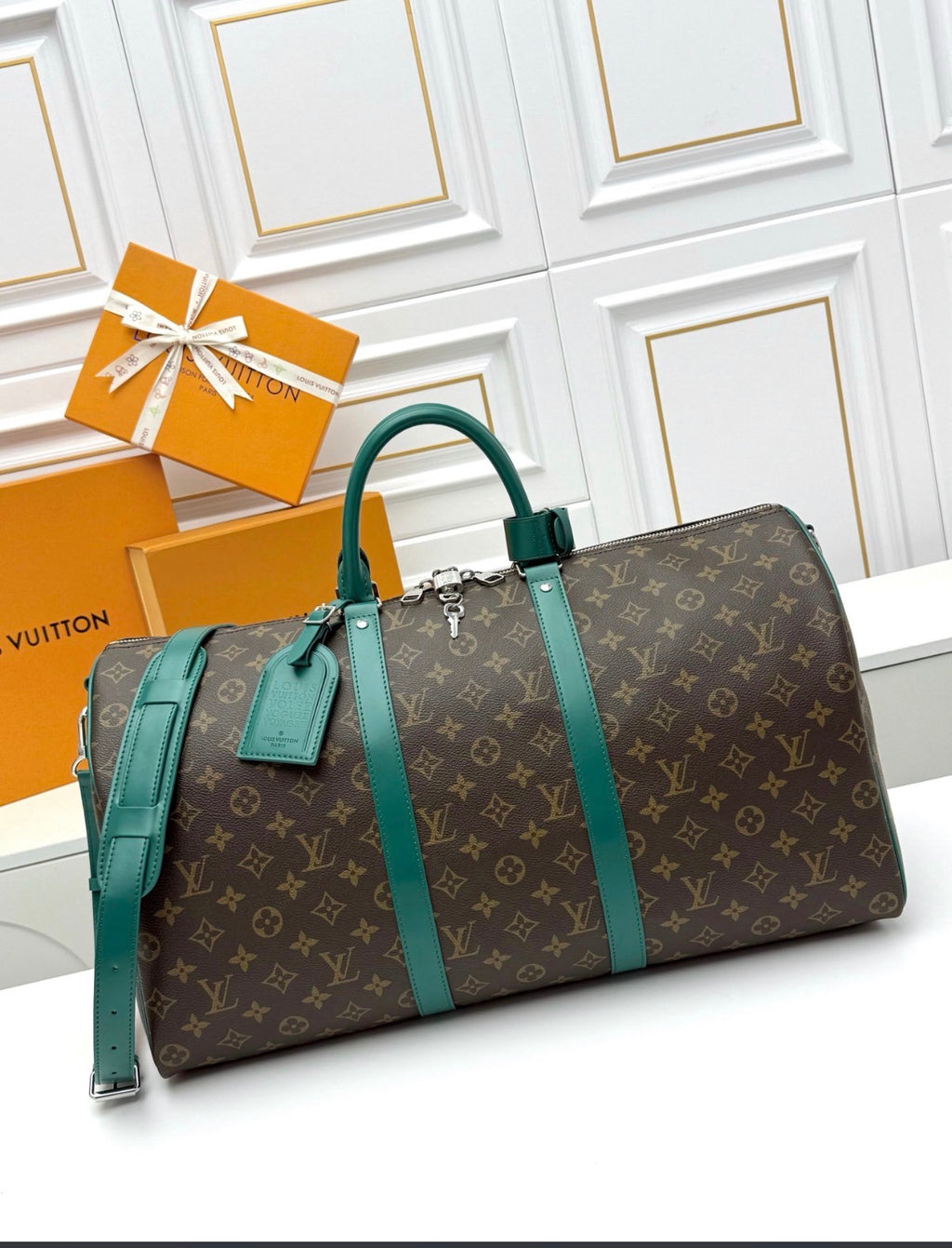 Louis Vuitton Monogram Keepall Bandoulière